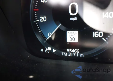 2018 Volvo Xc60 T6 Inscription z USA, uszkodzony, nr VIN YV4A22RL4J1020512